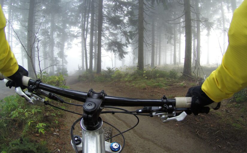 Kør mountainbike med GoPro kamera – Få fantastiske billeder og videoer af din tur