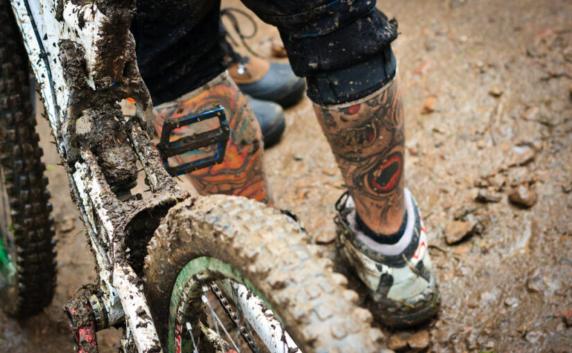 Sådan får du hurtigt og nemt mudder af din mountainbike